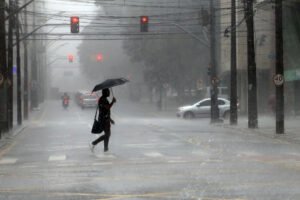 curitiba_-_chuva003